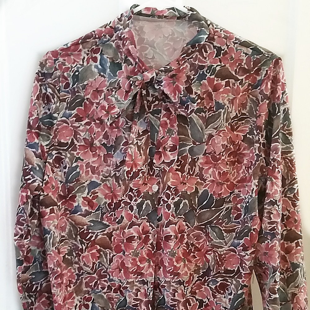 Vintage floral secretary blouse by Dutchmaid, PA